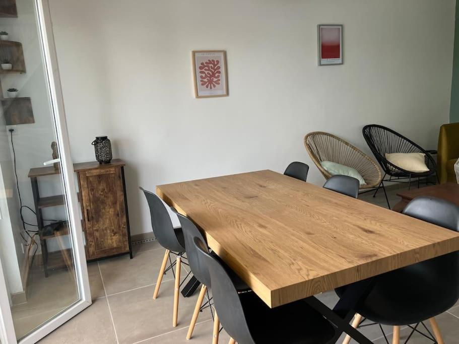 Appartement T4 Terrasse Et Vue Istres Exterior photo