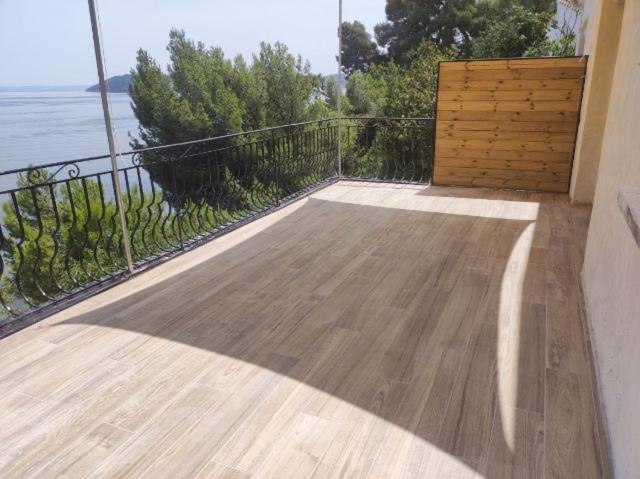 Appartement T4 Terrasse Et Vue Istres Exterior photo