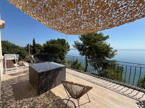 Appartement T4 Terrasse Et Vue Istres Exterior photo